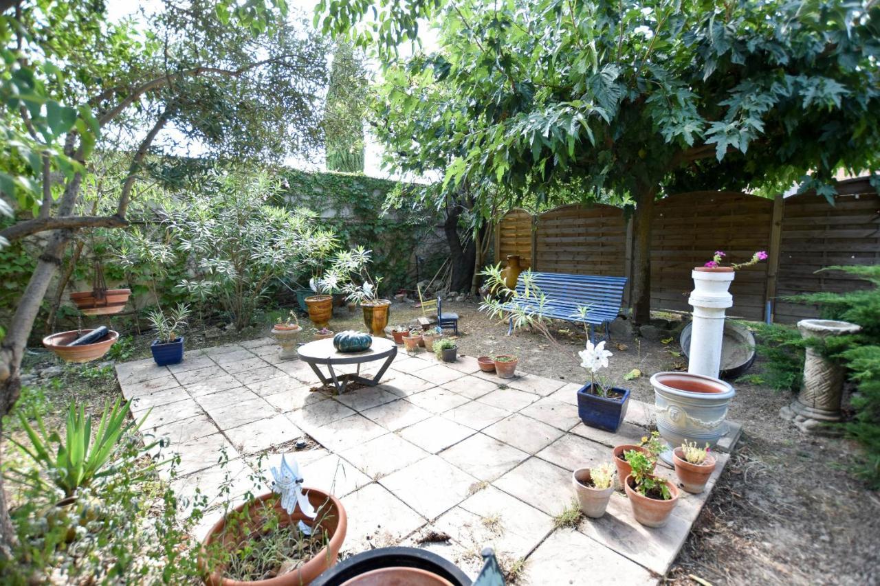 Moulin Rose, Parking - Jardin Lägenhet Arles Exteriör bild
